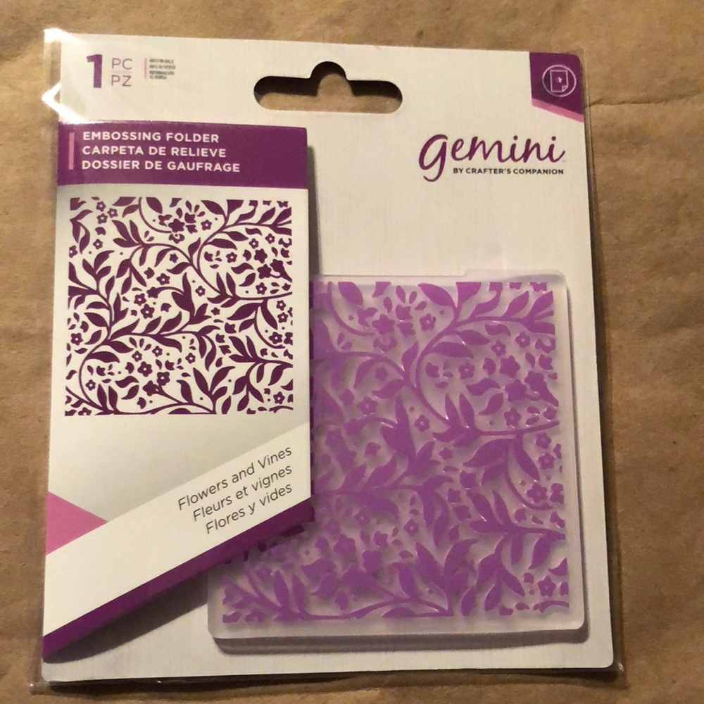 Gemini Crafter’s Companion Flowers and Vines Embossing Folder
